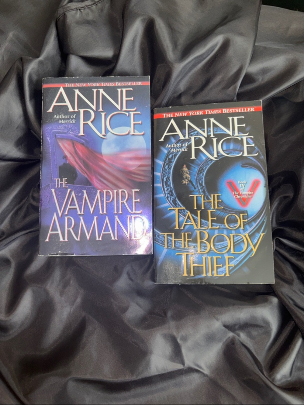 Anne Rice Vampire Chronicles (Bundle of 2 Paperback Novels)